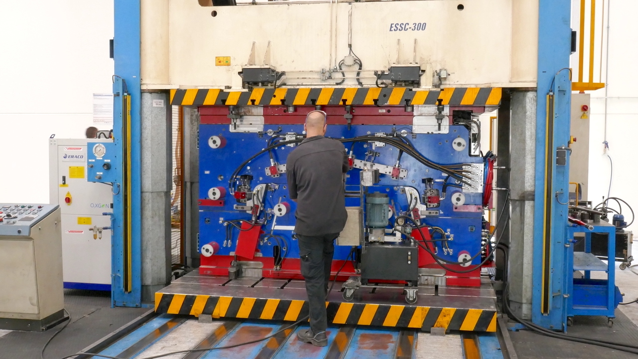 DECKEL MAHO DMU 80T
